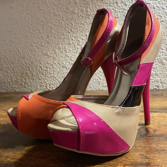 Color Block Pumps - Picture 4 of 4